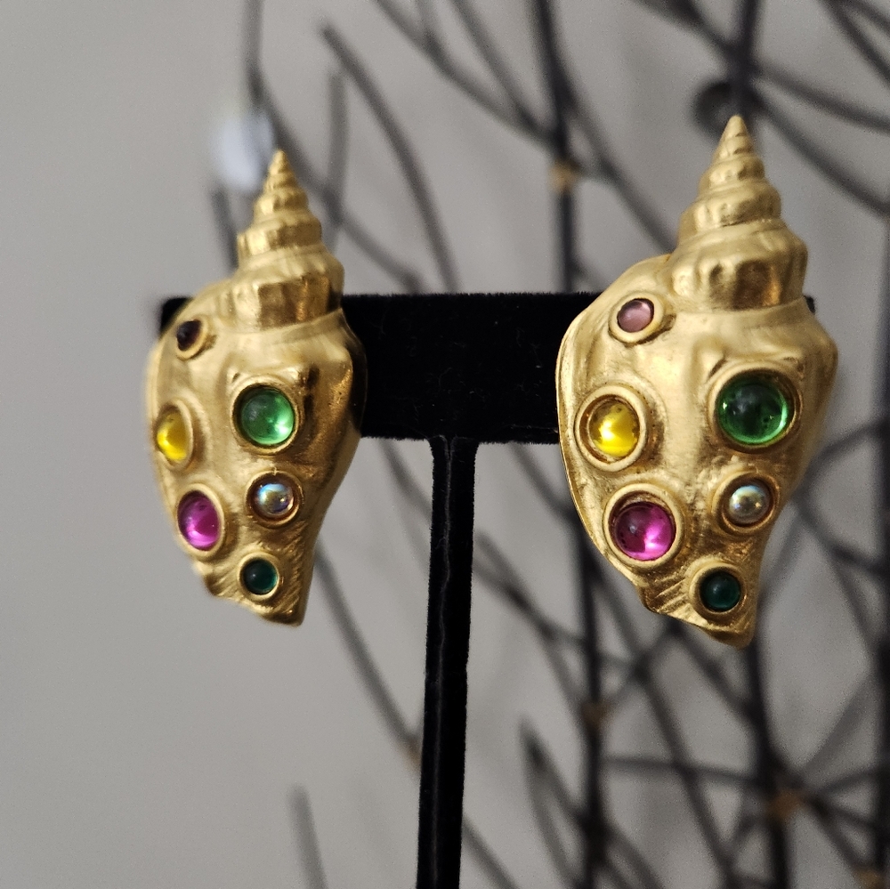 ParkLane JJ Seashell Shell Design Earrings. Clip Backings, Jeweltone Highlighta,